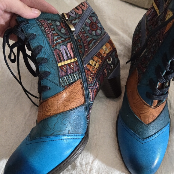 Infinity Boho Hippie Low Heel Ankle Boots - Picture 4 of 5